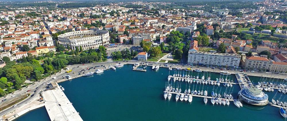 Villa Isabella Pula Exterior photo